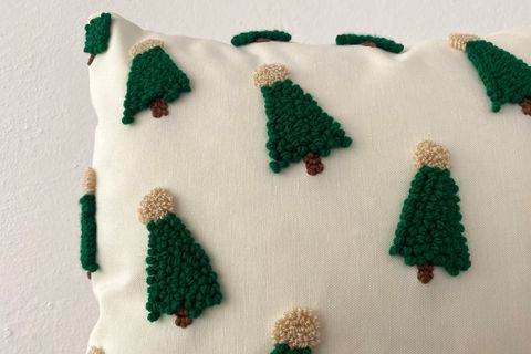 GALİA TASARIM YILBAŞI TEMALI ÇAM AĞAÇLARI PUNCH KIRLENT KILIFI