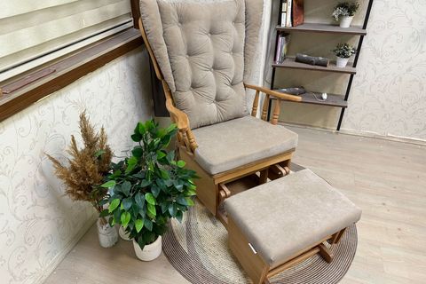 ASEDİA MAMA PUFLU SALLANAN SANDALYE, BEJ, NATUREL AHŞAP AYAK