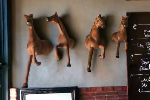 DUVAR AT HEYKELİ SETİ DEKORATİF OBJE