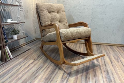 KONTES SALLANAN SANDALYE, TEDDY KAHVE, AÇIK CEVİZ AYAK