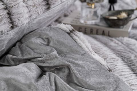JENNY ÇİFT KİŞİLİK COMFORTER YATAK ÖRTÜSÜ SETİ, GRİ