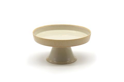 FLUTED AYAKLI SUNUM TABAĞI, KOTON KREM