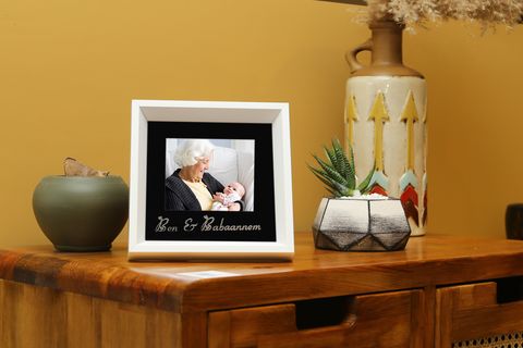 FOTOĞRAF ÇERÇEVESİ, BEN VE BABAANNEM