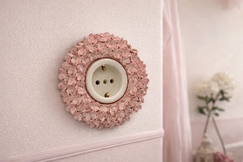 PORSELEN PRİZ, PEMBE ÇİÇEKLİ