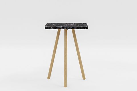 KOZİ KARE AHŞAP AYAKLI YAN SEHPA, SİYAH