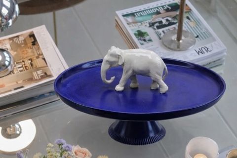 AYAKLI FİL FİGÜRLÜ SUNUM TABAĞI, LACİVERT KREM