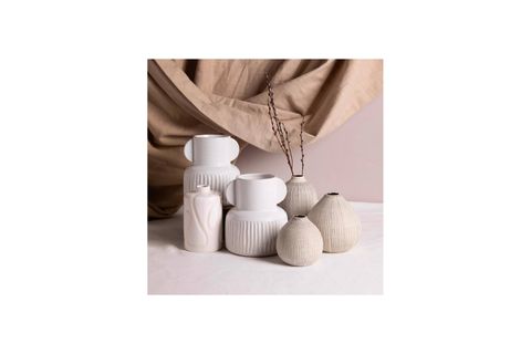 KAHVERENGİ DOKULU DESENLİ VAZOLAR