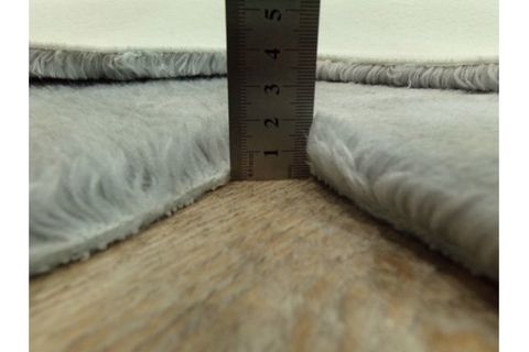 BALAT HALI DEKORATİF BEYAZ-GRİ-DESENLİ PELUŞ PAPATYA DESEN HALI AÇIK GRİ - 150X150