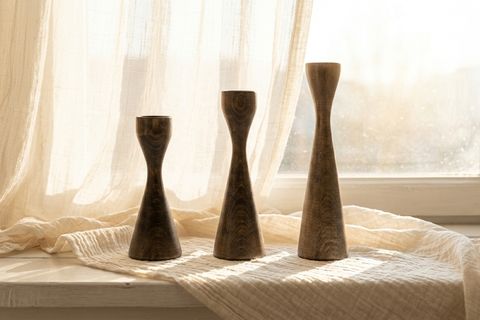 AHENK KAYIN AHŞAP ÜÇLÜ ŞAMDAN SETİ, KOYU CEVİZ,  15-20-25 CM