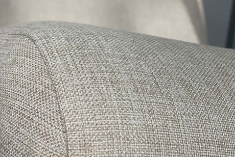 BERTA CONCEPT AİLA SALLANAN KOLTUK, KETEN KREM, METAL VE AHŞAP AYAK