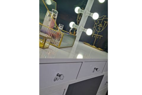 AVMPARK AYNALI MAKYAJ MASASI, BEYAZ