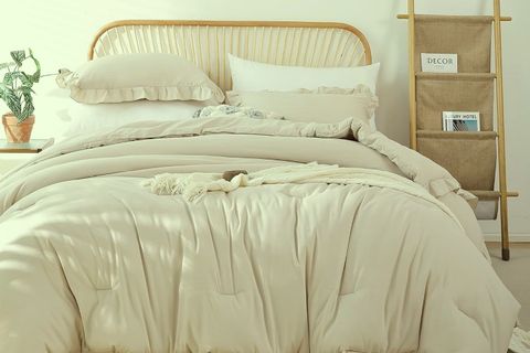 MAKİ PAMUKLU FIRFIRLI NEVRESİM VE YASTIK KILIFI SETİ, FUŞYA