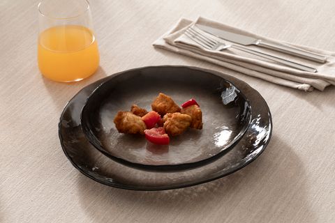 KİTCHEN ESSENTİALS ALTHEA CAM SERVİS TABAĞI 28 CM, FÜME