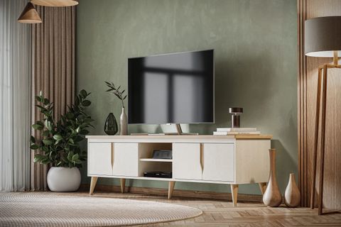 CARLO TV SEHPASI, KARİNA AYTAŞI WOOD