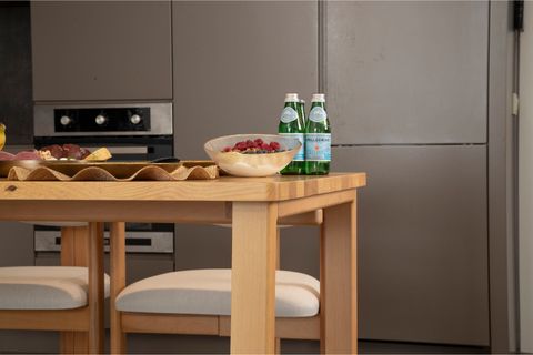 CHERİ SIRT MİNDERLİ İSKANDİNAV BENCHLİ MASİF MASA TAKIMI, KREM, 2 SANDALYELİ, 80X160