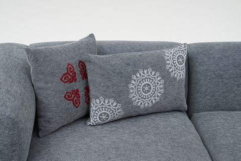 SAİMİN KARE KIRLENT, KIRMIZI ETNİK DESEN, 50X50