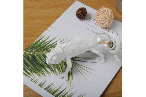 LAMBA TUTAN BUKALEMUN MASA LAMBASI, BEYAZ