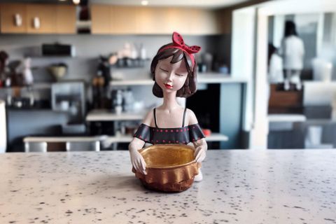 SEPETLİ KIZ SUNUMLUK BİBLO