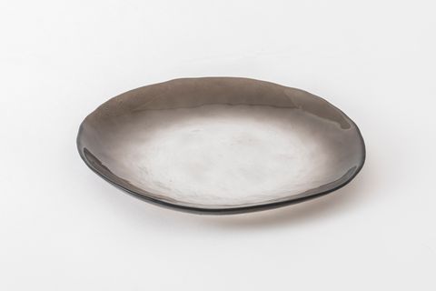 KİTCHEN ESSENTİALS ALTHEA CAM SERVİS TABAĞI 28 CM, FÜME