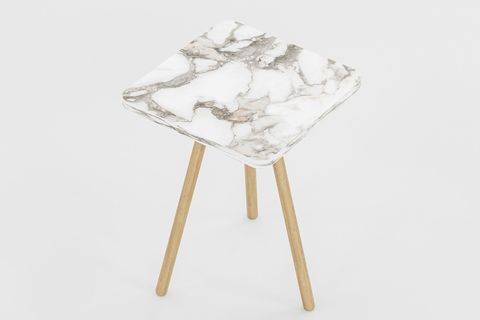 KOZİ KARE AHŞAP AYAKLI YAN SEHPA, BEJ