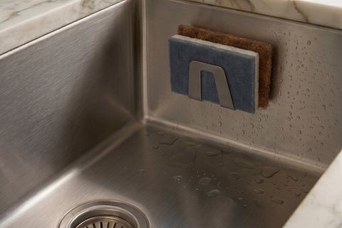 YAPIŞKANLI PASLANMAZ ÇELİK SÜNGER TUTUCU, GÜMÜŞ GRİ, 7X7X5 CM