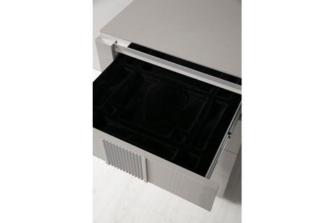 ALYA YATAK ODASI TAKIMI, SÜRGÜ KAPAKLI