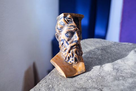 OLİMPOS HEYKELİ BİBLO