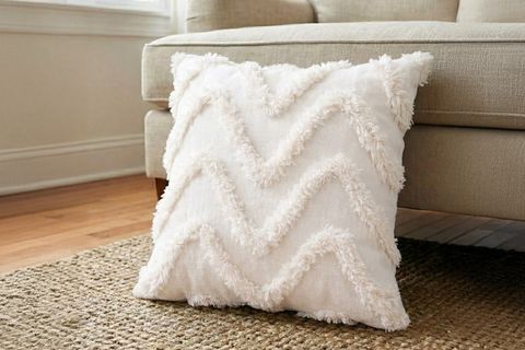 SPİRAL DESENLİ PÜSKÜLLÜ KIRLENT KILIFI, BEYAZ