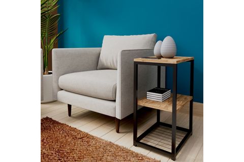 LİNA METAL AYAKLI AHŞAP RAFLI YAN SEHPA, ÇAM