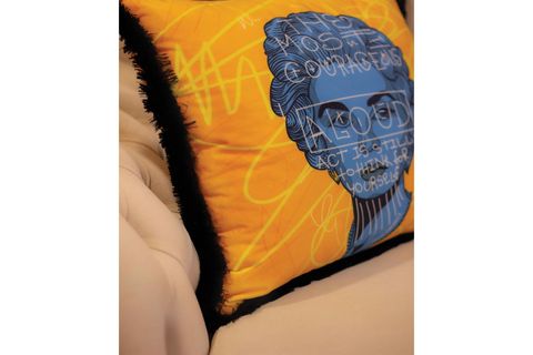 ADAWALL RENKLİ COCO CHANEL DEKORATİF KIRLENT, 45X45
