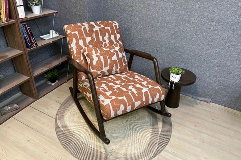 ASEDİA MİNİTO SALLANAN SANDALYE, TURUNCU, CEVİZ AHŞAP AYAK