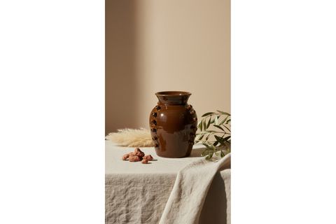 KAHVERENGİ ÇİVİ DESENLİ TERRACOTTA VAZO