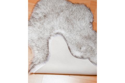 KOYUN POST HALI, KAYDIRMAZ TABAN, BEYAZ SİYAH, 60X90