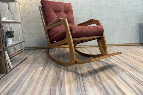 KONTES SALLANAN SANDALYE, KİREMİT, AÇIK CEVİZ AYAK