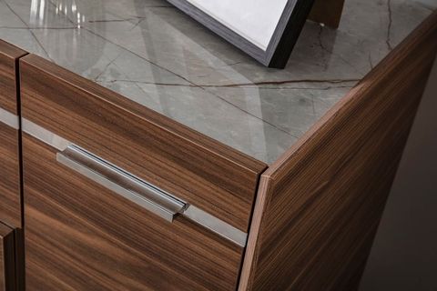 DOLCE YATAK ODASI TAKIMI, SÜRGÜ KAPAKLI