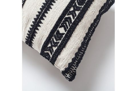 FİNEROOM LİVİNG MİTOS ETNİK ÇİZGİLİ DESENLİ 40X60 KIRLENT SİYAH