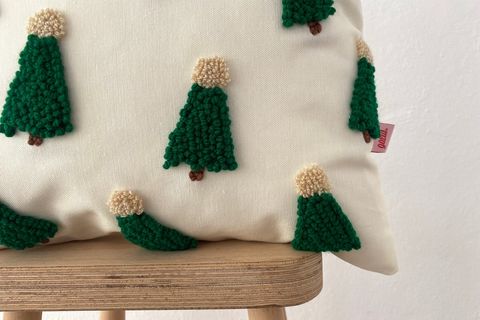 GALİA TASARIM YILBAŞI TEMALI ÇAM AĞAÇLARI PUNCH KIRLENT KILIFI