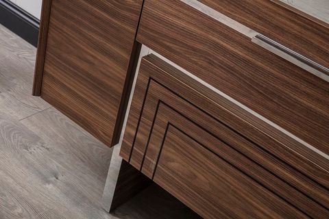 DOLCE YATAK ODASI TAKIMI, SÜRGÜ KAPAKLI