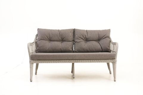 ÇEŞME OTURMA GRUBU, GRİ