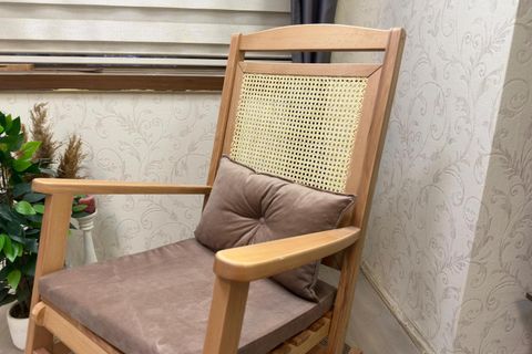 ASEDİA VERANDA HASIRLI MİNDERLİ SALLANAN SANDALYE, KAHVERENGİ, NATUREL AYAK