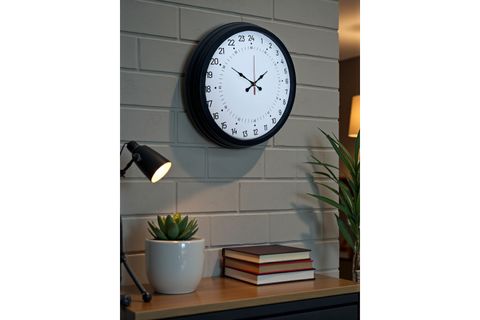 SİYAH METAL 24 SAAT GÖSTERGELİ ÖZEL TASARIM DUVAR SAATİ 40 CM