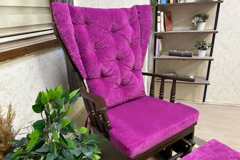 ASEDİA MAMA PUFLU SALLANAN SANDALYE, FUŞYA, CEVİZ AHŞAP AYAK