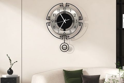 SARKAÇLI DEKORATİF DUVAR SAATİ, GÜMÜŞ