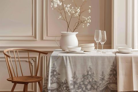 KIŞ MASALI PAMUK MASA ÖRTÜSÜ, 150X150 CM