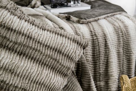 JENNY ÇİFT KİŞİLİK COMFORTER YATAK ÖRTÜSÜ SETİ, KREM