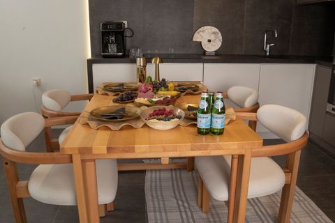 CHERİ SIRT MİNDERLİ İSKANDİNAV MASİF MASA TAKIMI, KREM, 80X140