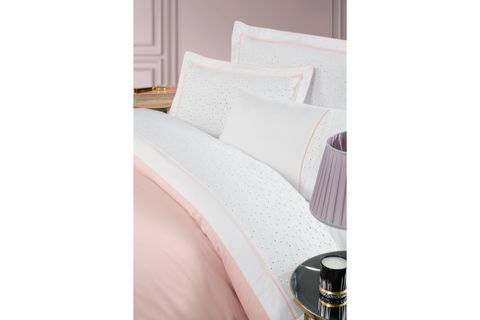 SİLKAREA LAVİNİA V1 LASTİKLİ ÇARŞAF NEVRESİM TAKIMI, %100 PAMUK SATEN, ÇİFT KİŞİLİK, PUDRA PEMBE BEYAZ