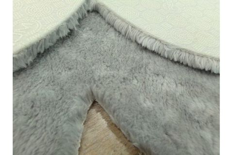 BALAT HALI DEKORATİF BEYAZ-GRİ-DESENLİ PELUŞ PAPATYA DESEN HALI AÇIK GRİ - 150X150