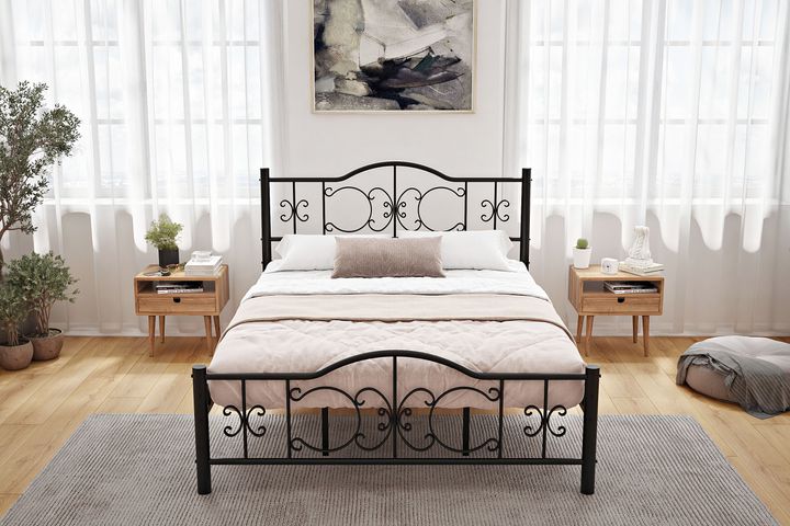 Pero Metalen Bedframe, 150x200 cm, Zwart
