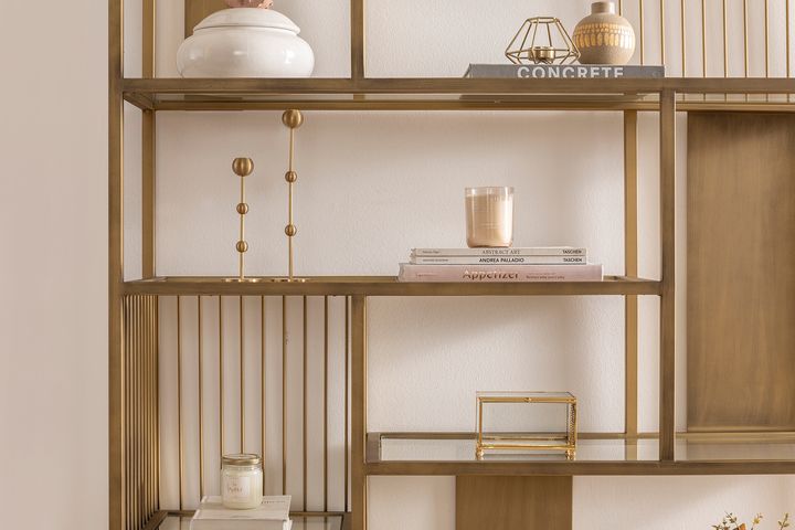 Sinta Boekenkast, Messing